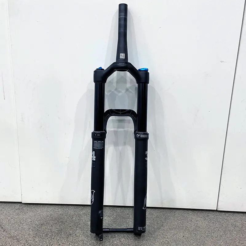 Fox 34 Float Performance 29" 150Mm Grip 2 15X110mm Fork (Take-Off) 1
